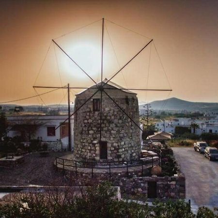 The Windmill Apartment Adamantas  Exterior photo